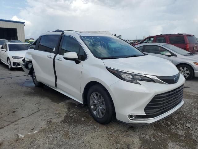 2024 Toyota Sienna XLE