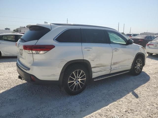 2017 Toyota Highlander SE