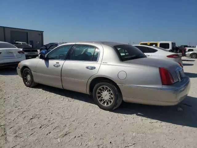 2000 Lincoln Town Car Signature