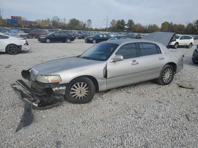 2005 Lincoln Town Car Signature