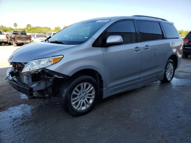 2013 Toyota Sienna XLE