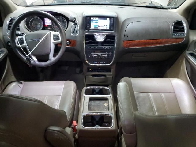 2014 Chrysler Town & Country Touring L