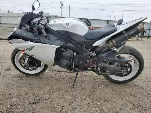 2010 Yamaha YZFR1