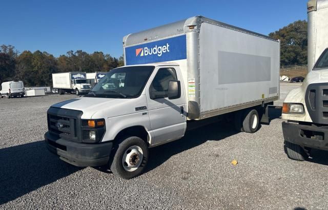 2017 Ford Econoline E350 Super Duty Cutaway Van