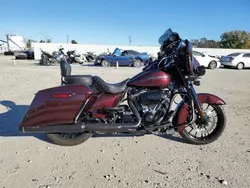 Salvage motorcycles for sale at Milwaukee, WI auction: 2018 Harley-Davidson Flhxs Street Glide Special