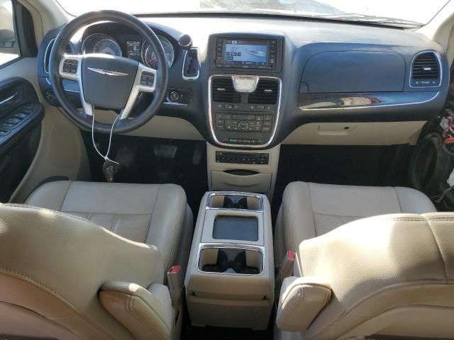 2012 Chrysler Town & Country Touring L