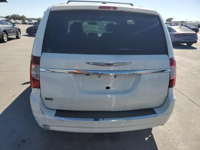 2012 Chrysler Town & Country Touring