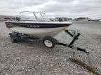 2005 Crestliner Boat