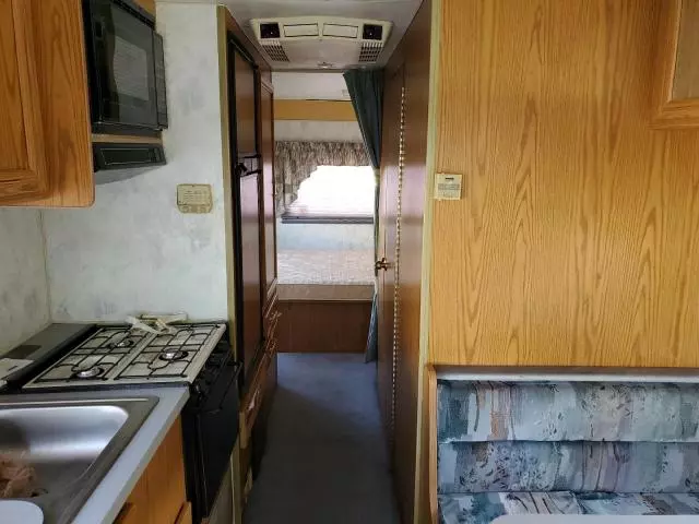 1997 Winnebago 1997 Chevrolet P30