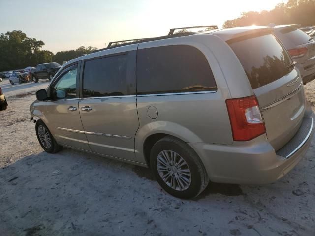 2013 Chrysler Town & Country Touring L