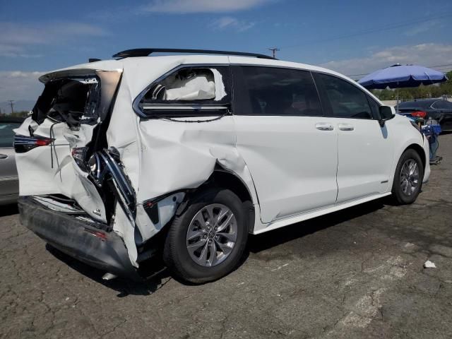 2021 Toyota Sienna LE