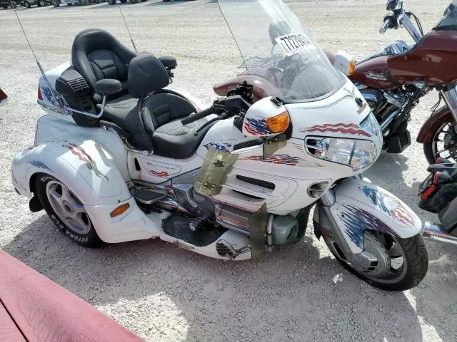 2004 Honda GL1800