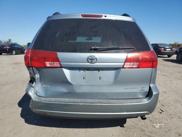 2004 Toyota Sienna LE