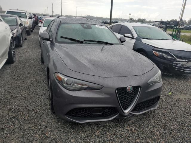 2022 Alfa Romeo Giulia Super