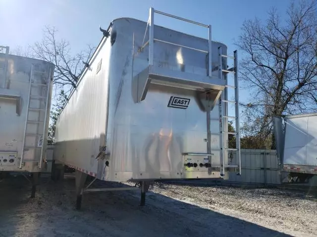 2025 East Manufacturing Trailer