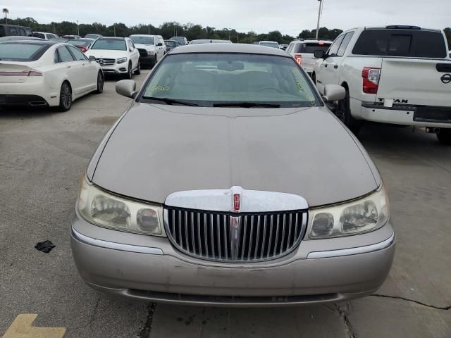 2000 Lincoln Town Car Signature