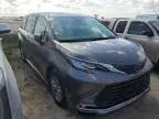 2022 Toyota Sienna XLE