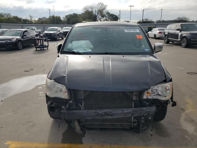 2011 Chrysler Town & Country Touring L