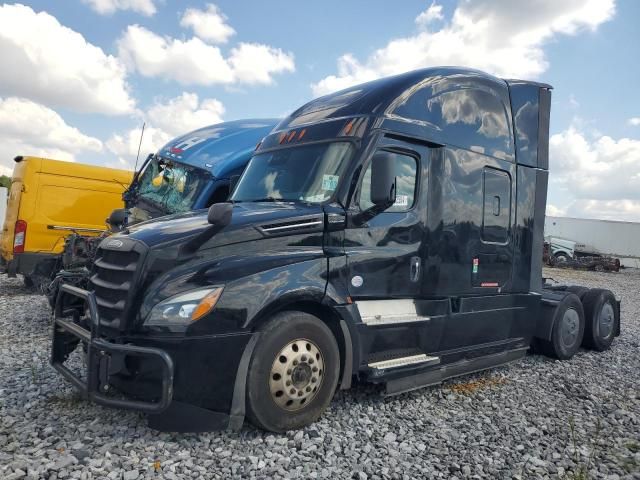 2021 Freightliner Cascadia 126