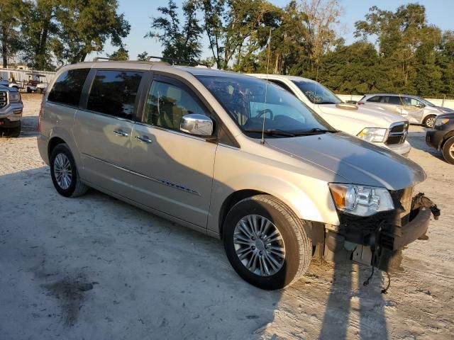 2013 Chrysler Town & Country Touring L