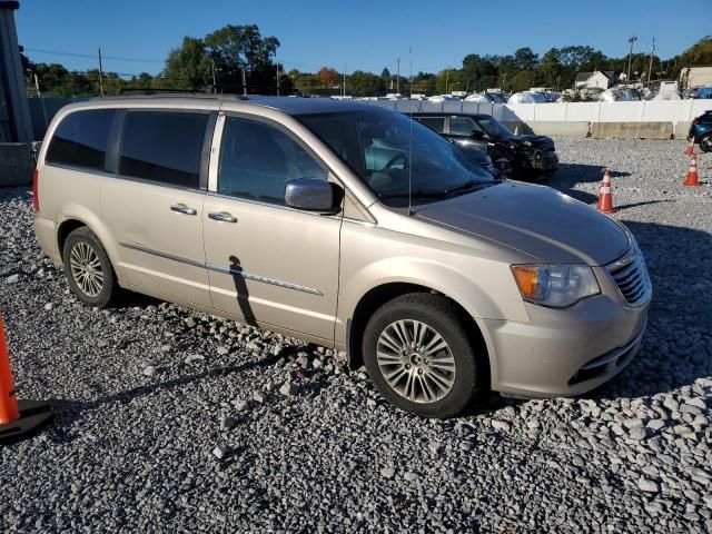 2013 Chrysler Town & Country Touring L