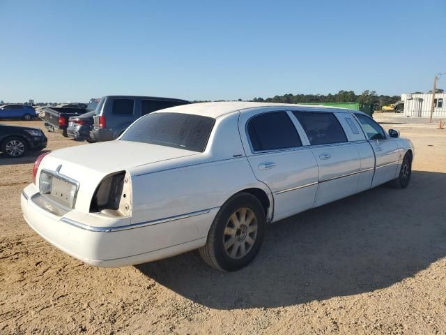 2003 Lincoln Town Car Executive