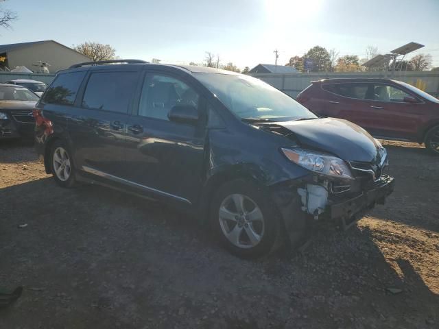 2020 Toyota Sienna LE