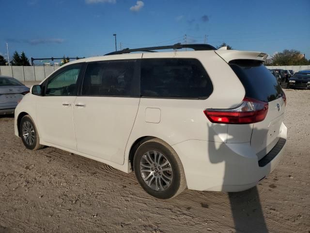 2020 Toyota Sienna XLE