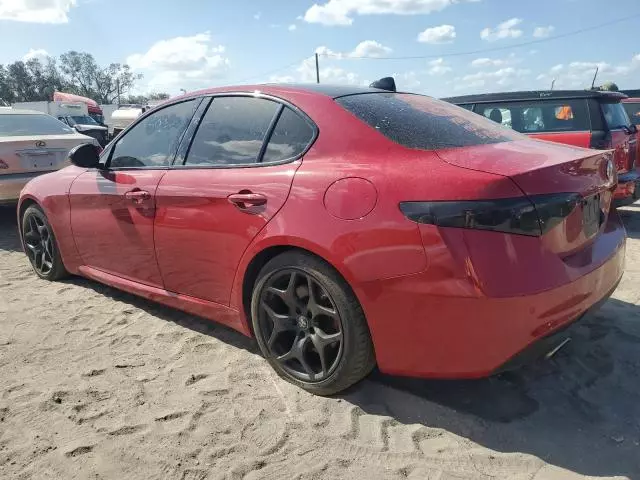 2021 Alfa Romeo Giulia Sport