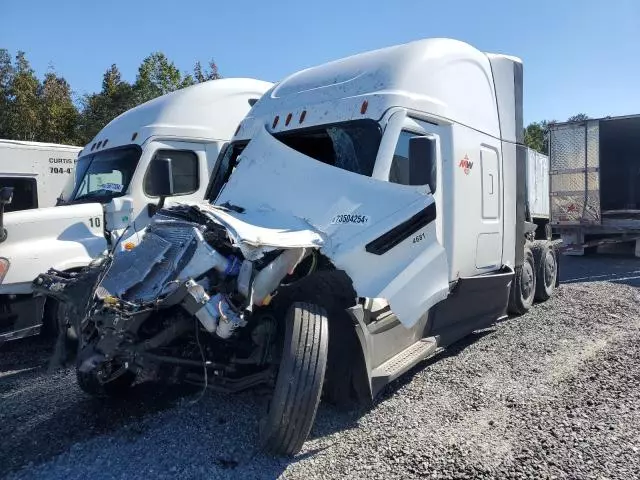 2025 Freightliner Cascadia 126