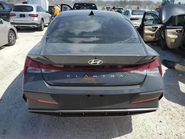 2024 Hyundai Elantra SE