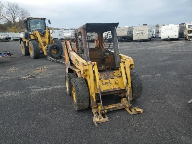 2001 Gehl Skidloader