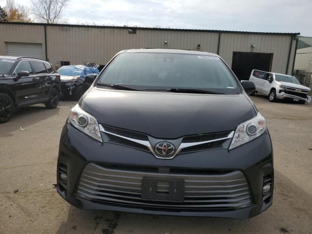 2020 Toyota Sienna XLE