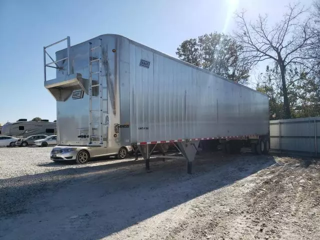 2025 East Manufacturing Trailer