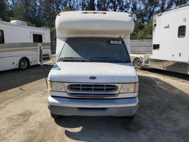 2000 Ford Econoline E450 Super Duty Cutaway Van