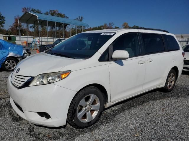 2015 Toyota Sienna LE