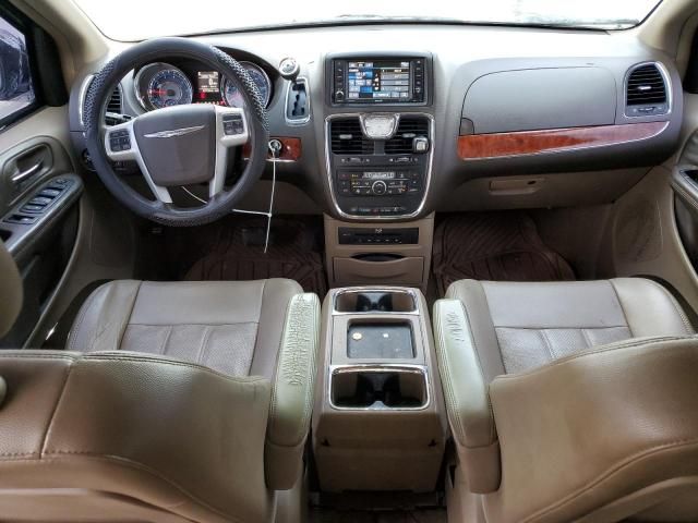 2014 Chrysler Town & Country Touring L