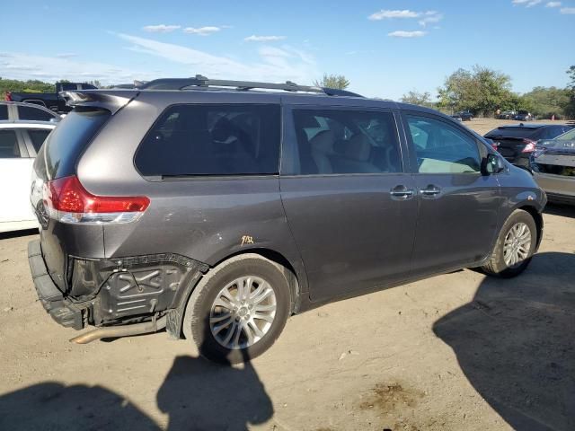 2012 Toyota Sienna XLE