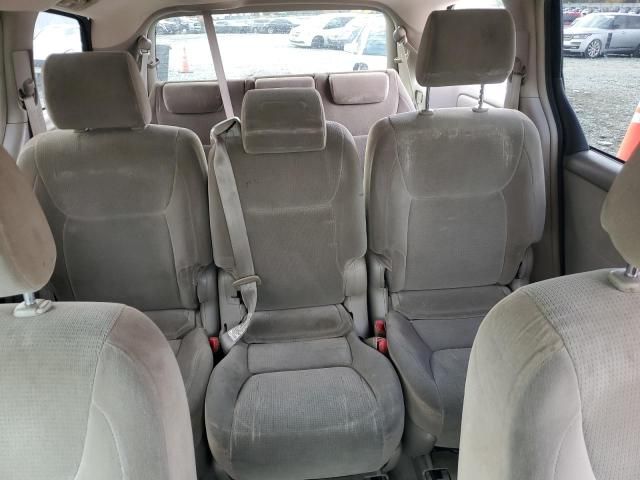 2004 Toyota Sienna CE