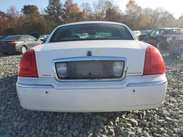 2005 Lincoln Town Car Signature Limited