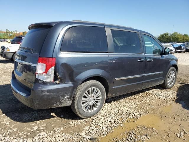 2013 Chrysler Town & Country Touring L