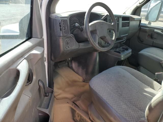 2004 GMC Savana Cutaway G3500