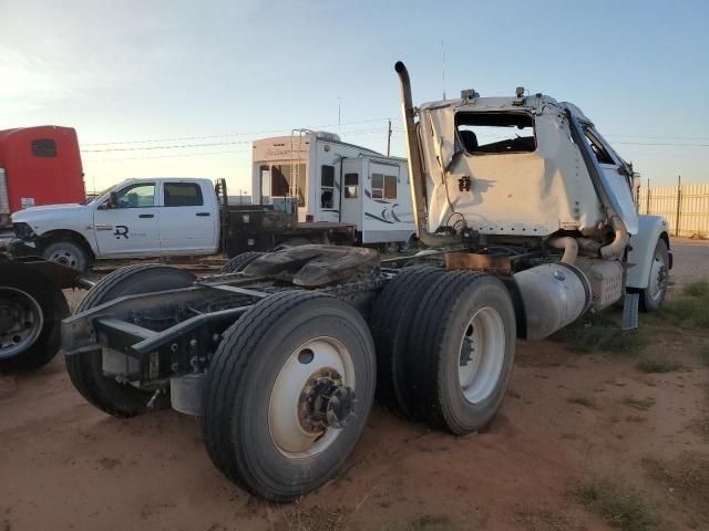 2020 Freightliner 122SD