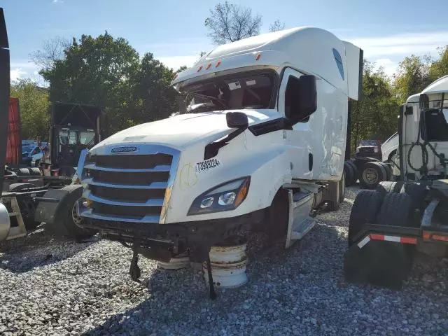 2019 Freightliner Cascadia 126