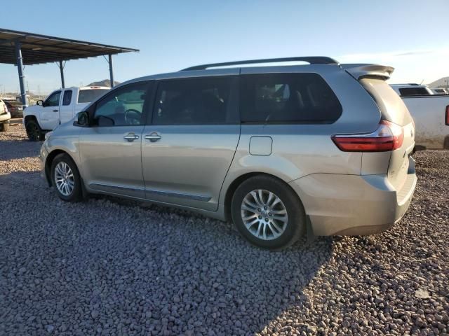 2016 Toyota Sienna XLE