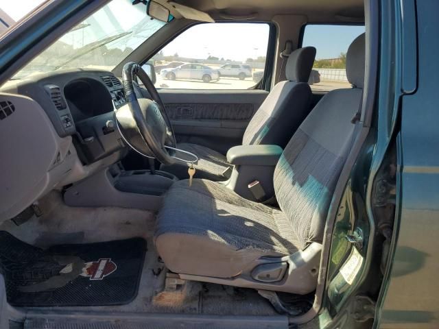 2000 Nissan Frontier Crew Cab XE