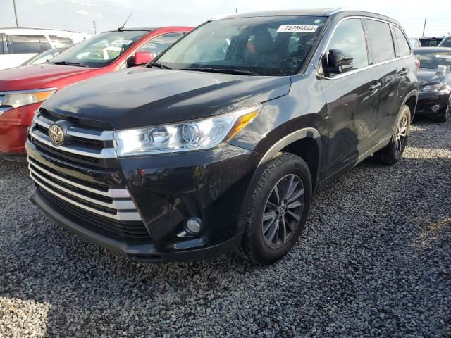 2019 Toyota Highlander SE