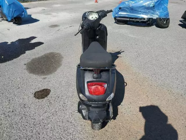 2009 Vespa LX 150