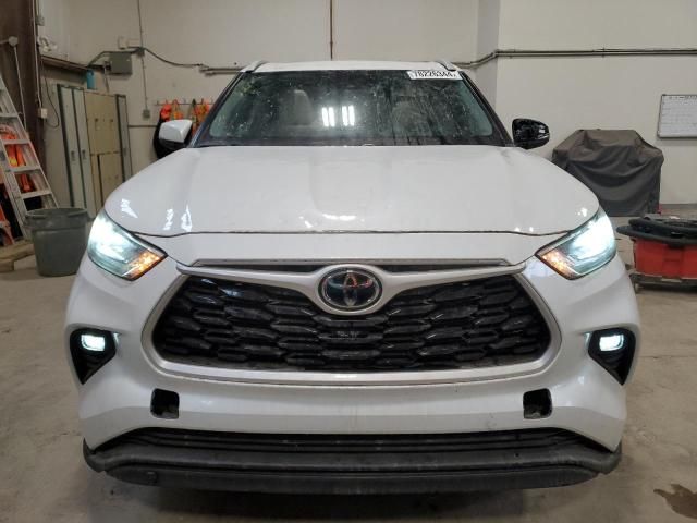 2022 Toyota Highlander XLE