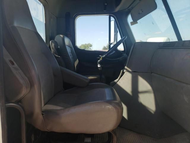 2006 Freightliner Conventional Columbia